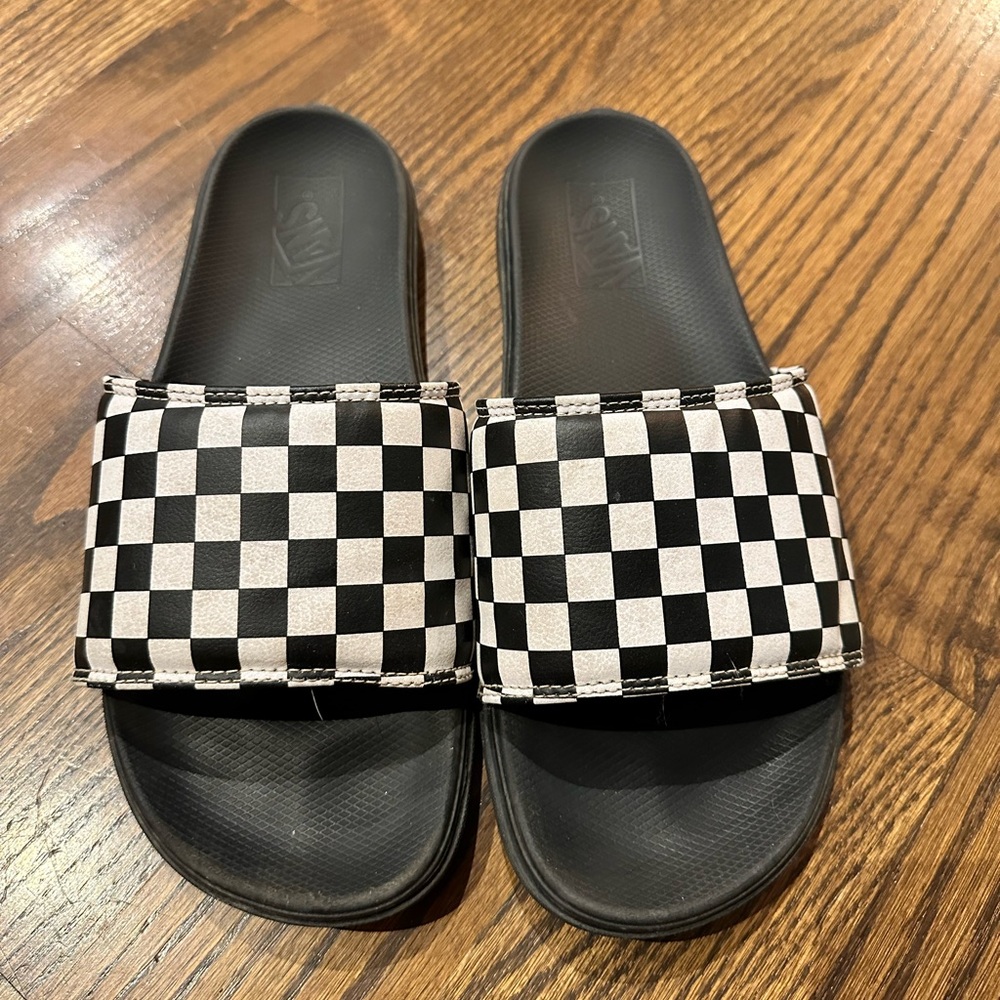 Checkered Vans Slides Men’s size 9.5. Women’s size 11